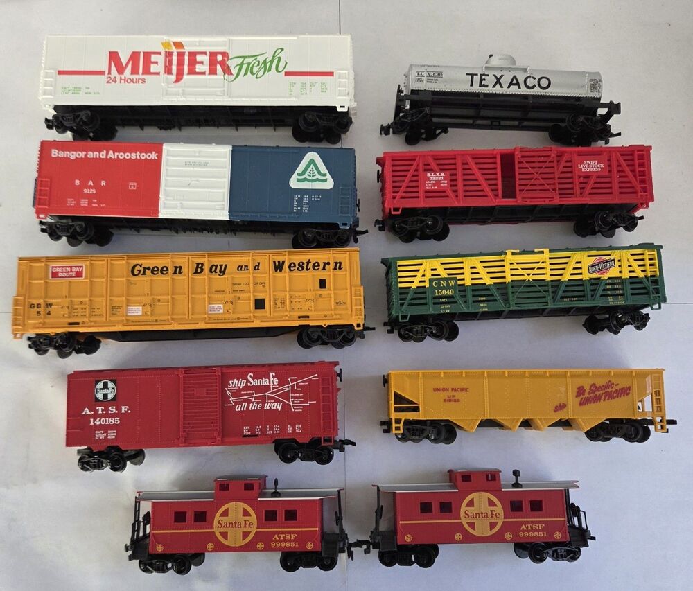 HO Scale Life-Like Freight Car Lot–Boxcars, Tank Car, Hopper &‎ Cabooses–Vintage